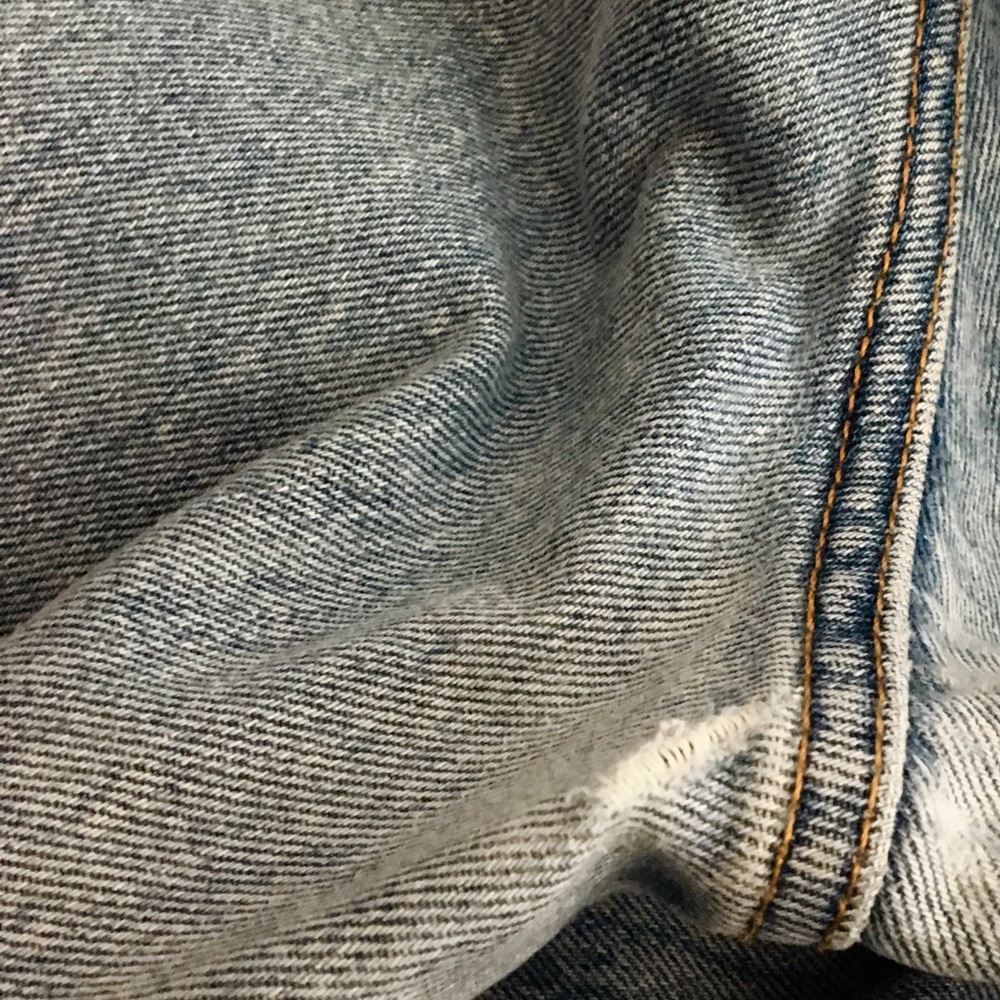 SOLD. Vintage Levi’s 560 High Waisted Jeans - Picture 8 of 8